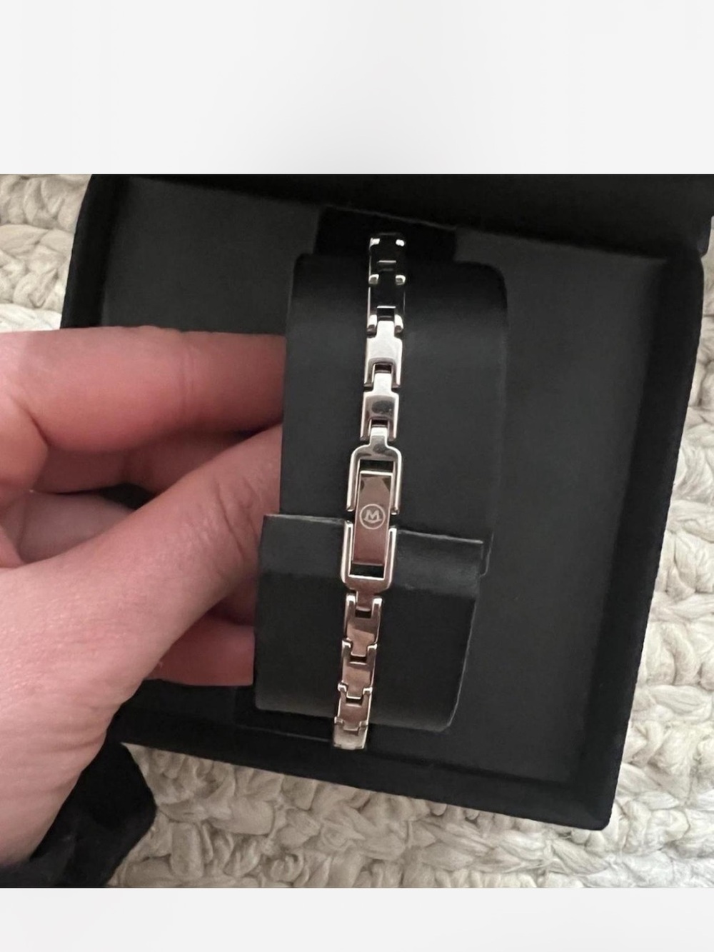 Authentic Movado Rondiro Bangle Watch - Picture 4 of 8